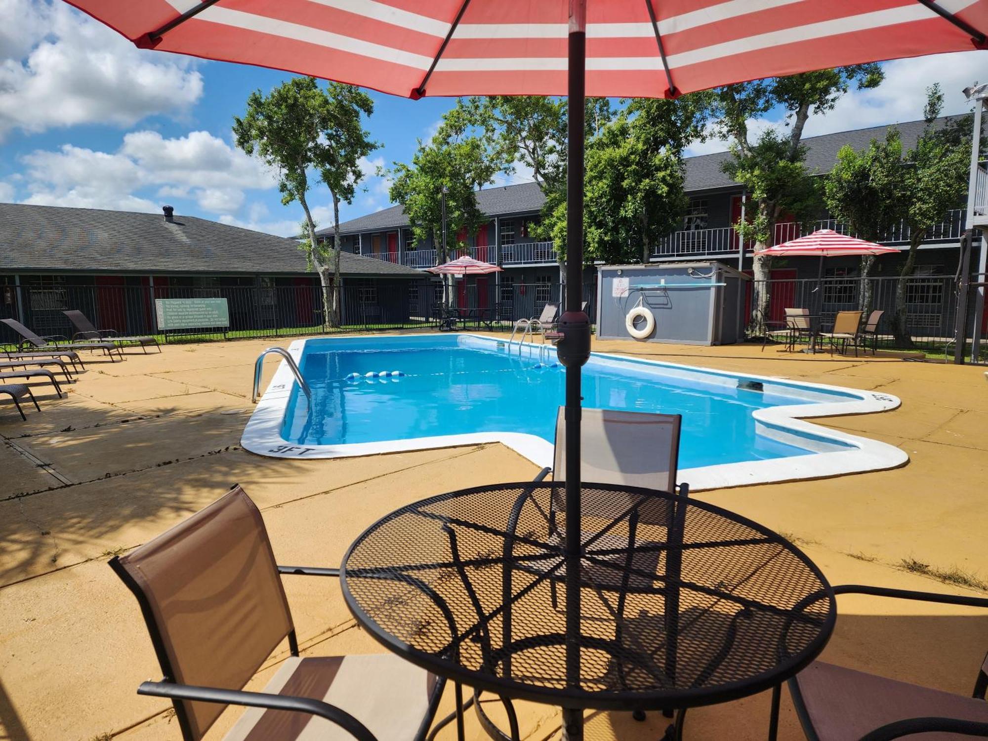 Red Carpet Inn - Houma Εξωτερικό φωτογραφία